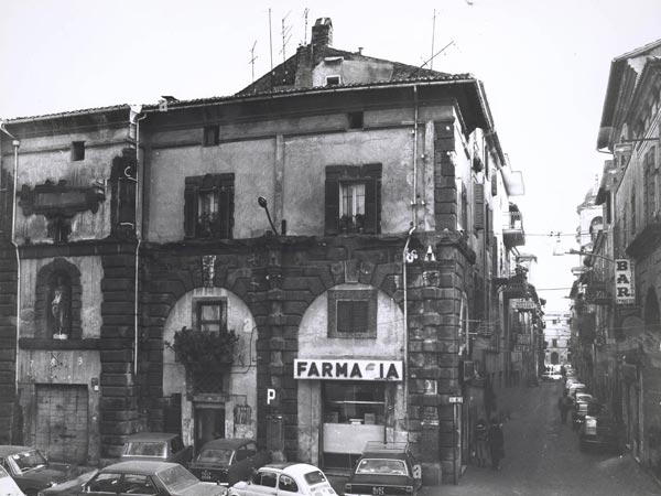 https://www.farmaciagenovese.it/wp-content/uploads/2022/07/farmacia-old.jpg